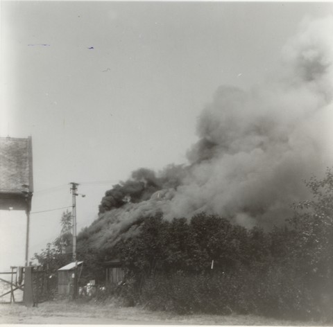 požár stodola2